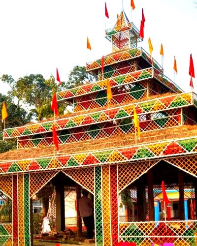 यज्ञ के लिए प्राकृतिक रूप से डिजाइन किया गया मंदिर