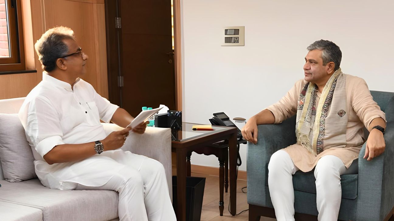 नीतीश मिश्रा और अश्विनी वैष्णव की बैठक